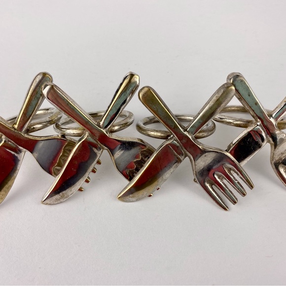 Pier 1 Napkin Rings set of 8, knife and fork design, silver plated - Picture 4 of 8